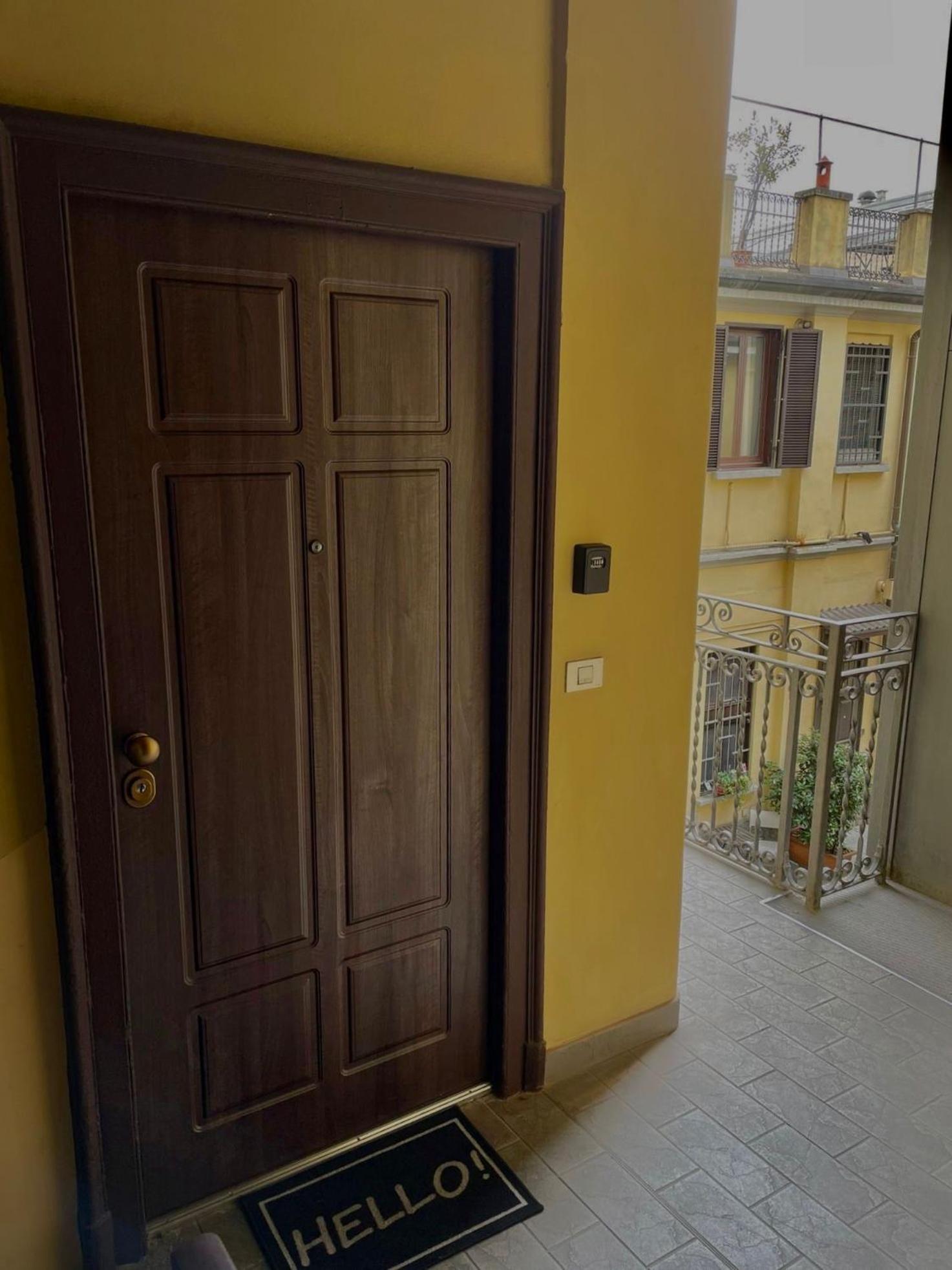 Super Modern And Design Apartment, A Due Passi Dai Navigli Милан Экстерьер фото